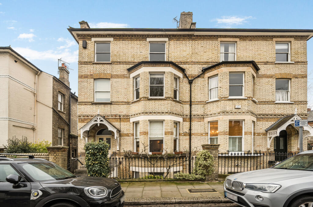 Main image of property: Gayton Crescent, Hampstead Village, NW3
