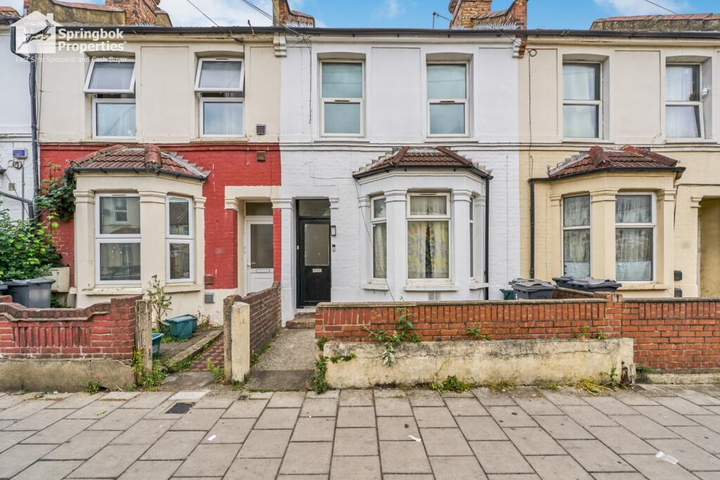 2-bed flat on 15 Cecil Road, Hounslow, Greater London, £260,000