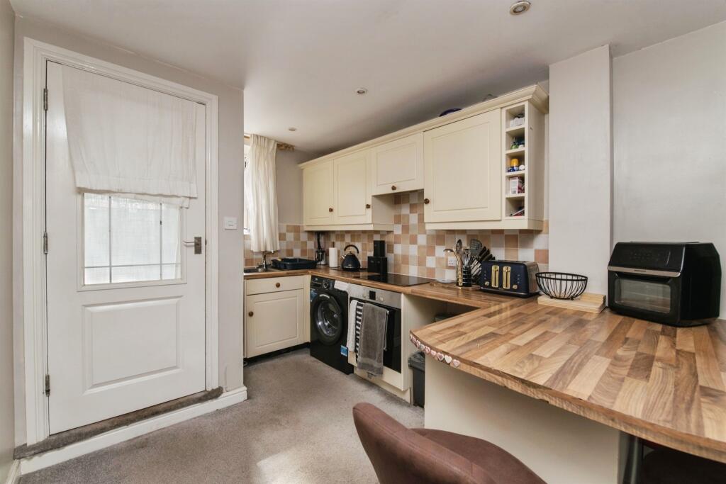 West Street, Axminster photo 3