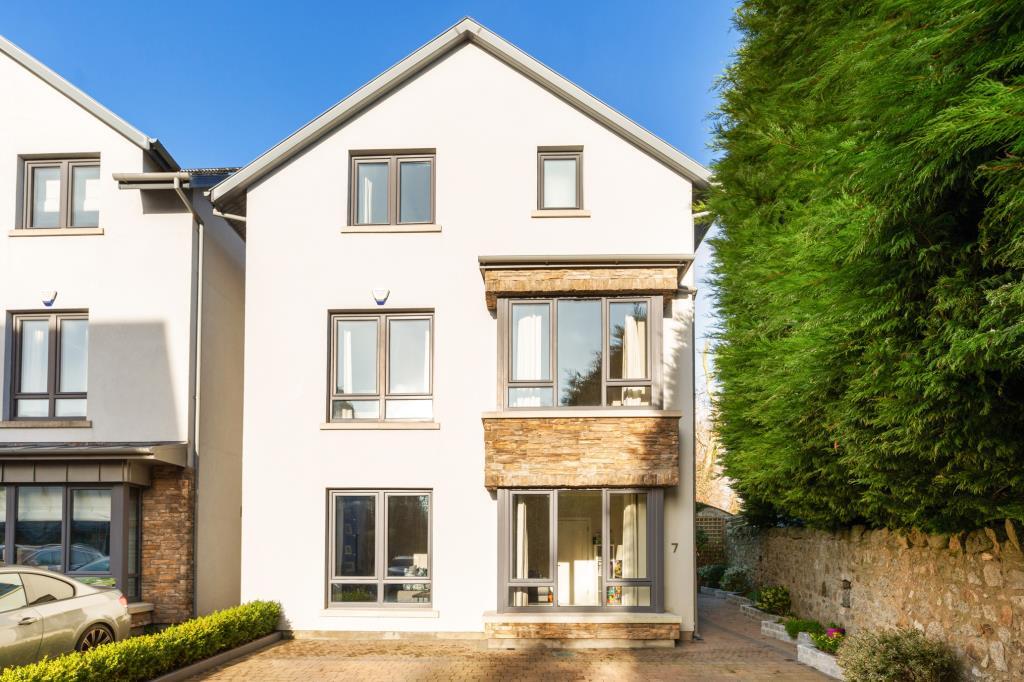 Main image of property: 7 Struan Glen, Enniskerry Road, Kilternan, Dublin 18, D18 EF84