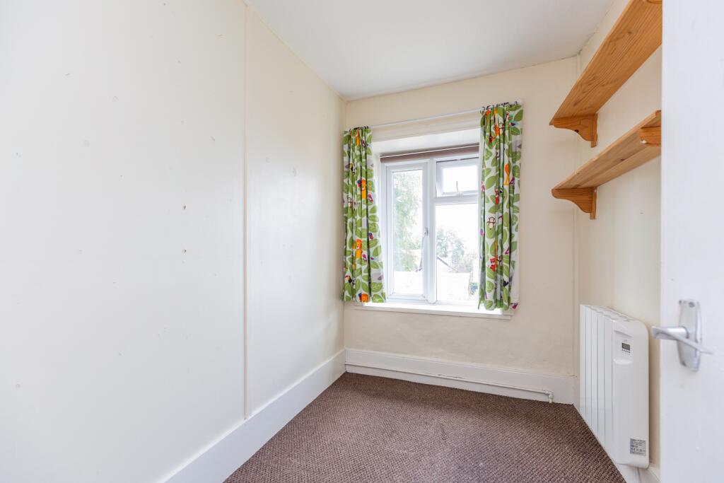 House in Shaftesbury, Dorset - More