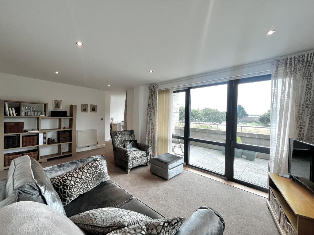 Apartment in Plymouth - View 2