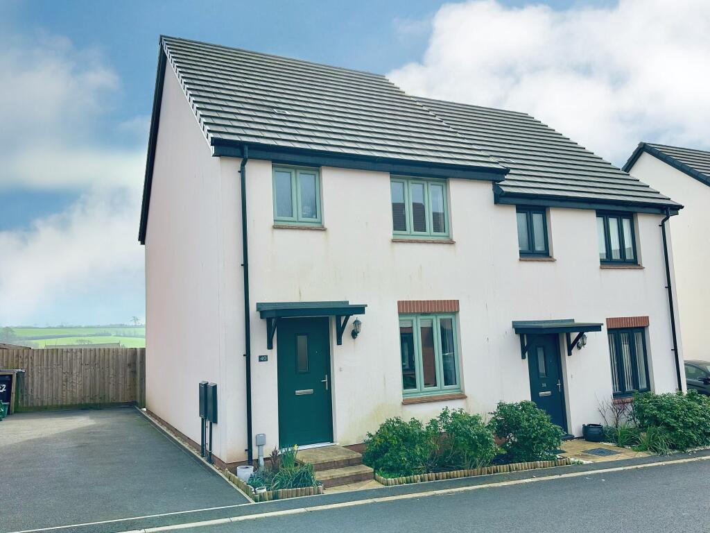 3-bed semi-detached on Parlour Meadow, Exmouth, £325,000