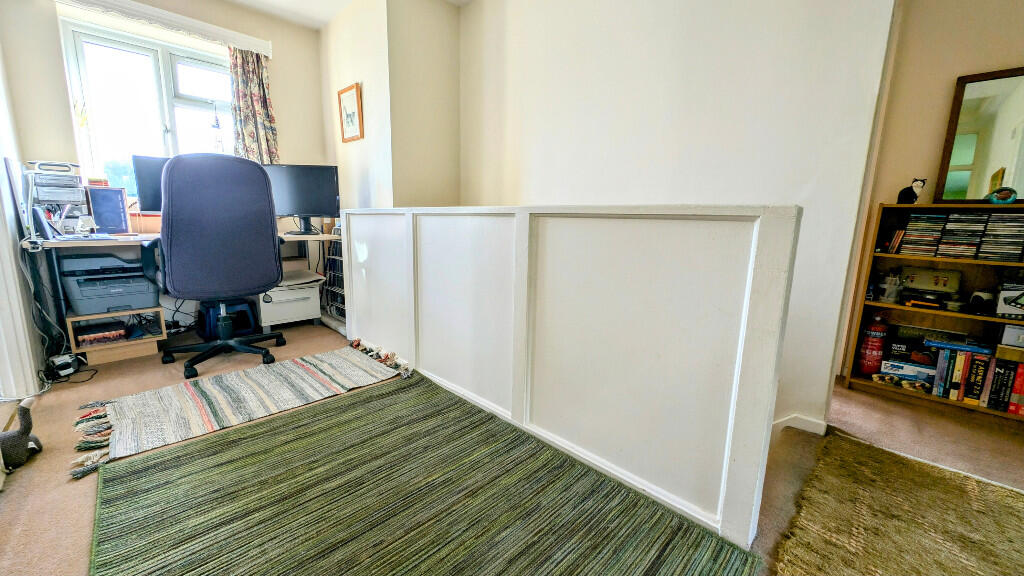 Savile Crescent, Bordon, Hampshire, GU35 photo 2