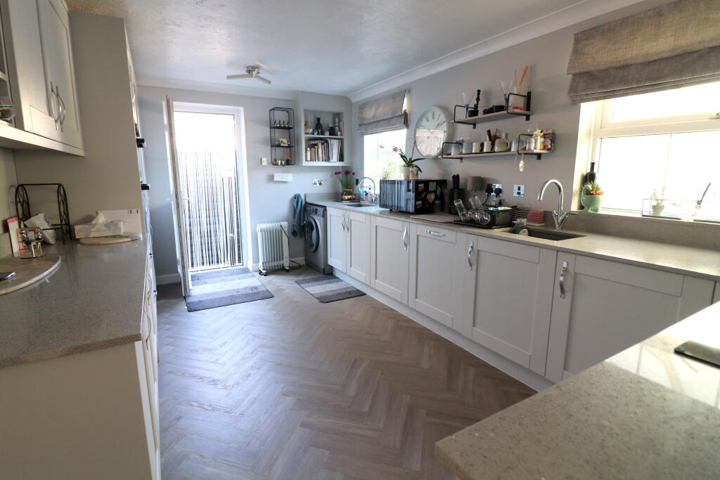 House in Luton - View 2