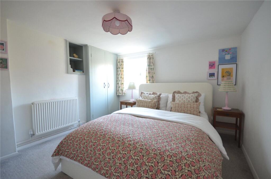 House in Waverley, Farnham - View 4