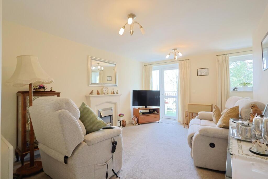 Apartment in Ferndown, Tricketts Cross - View 2