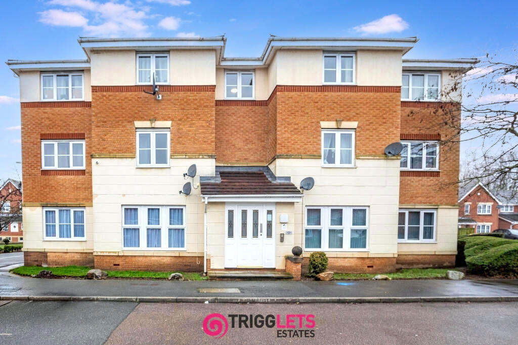 2-bed flat on Town Lands Close, Wombwell, Barnsley, South Yorkshire, S73 0BQ, £67,500