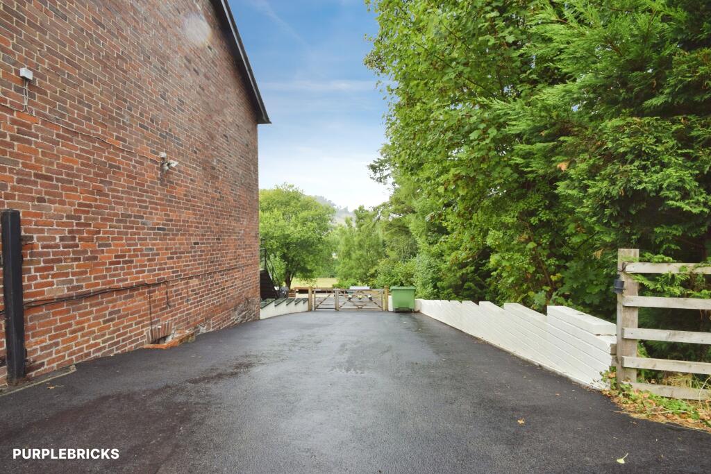 House in Sennybridge, Maescar - View 4