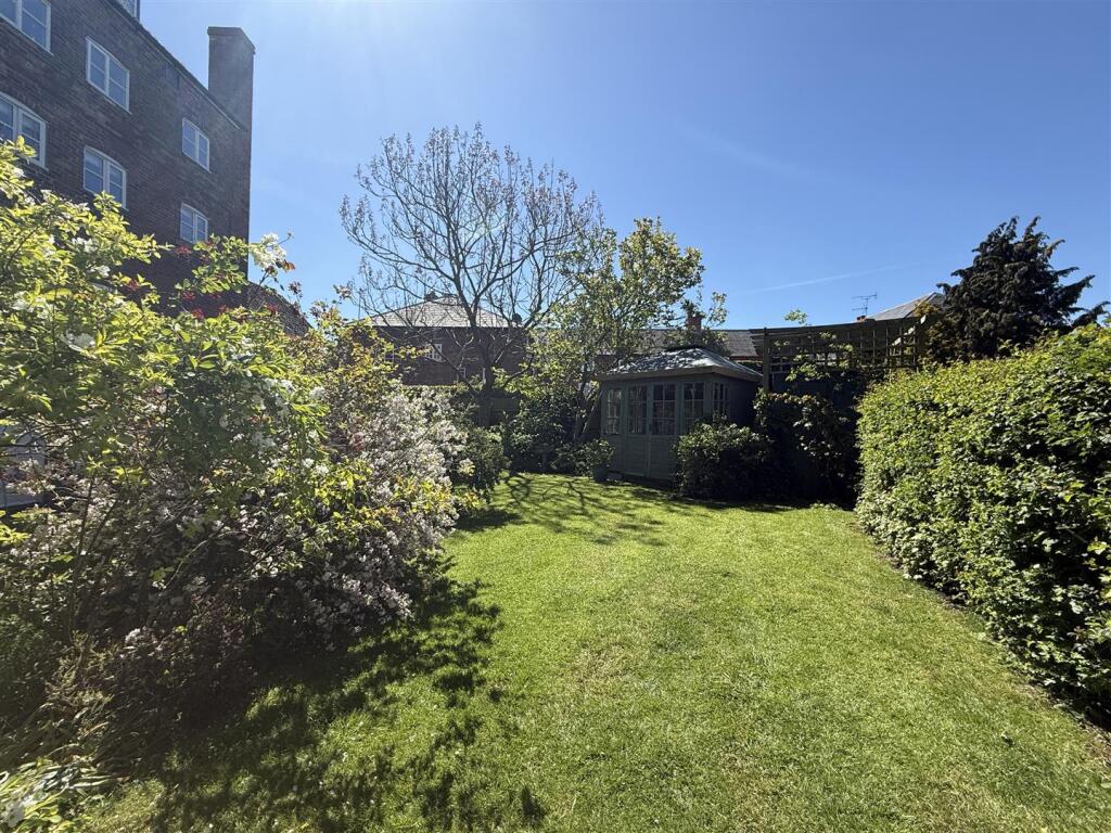 Maythorne, Southwell photo 2