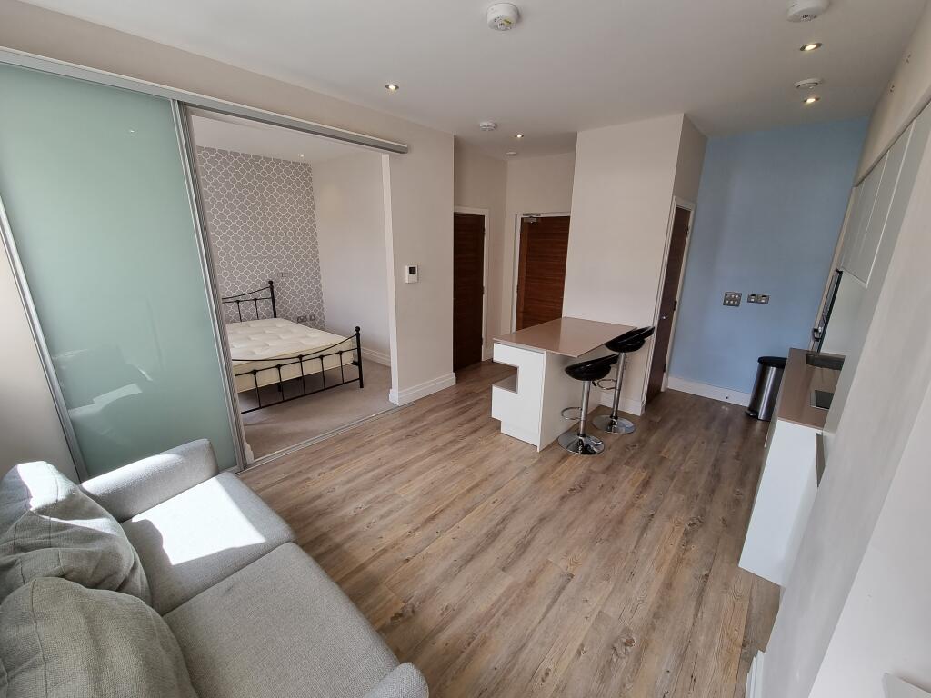 Apartment in Warwick, Royal Leamington Spa - View 5