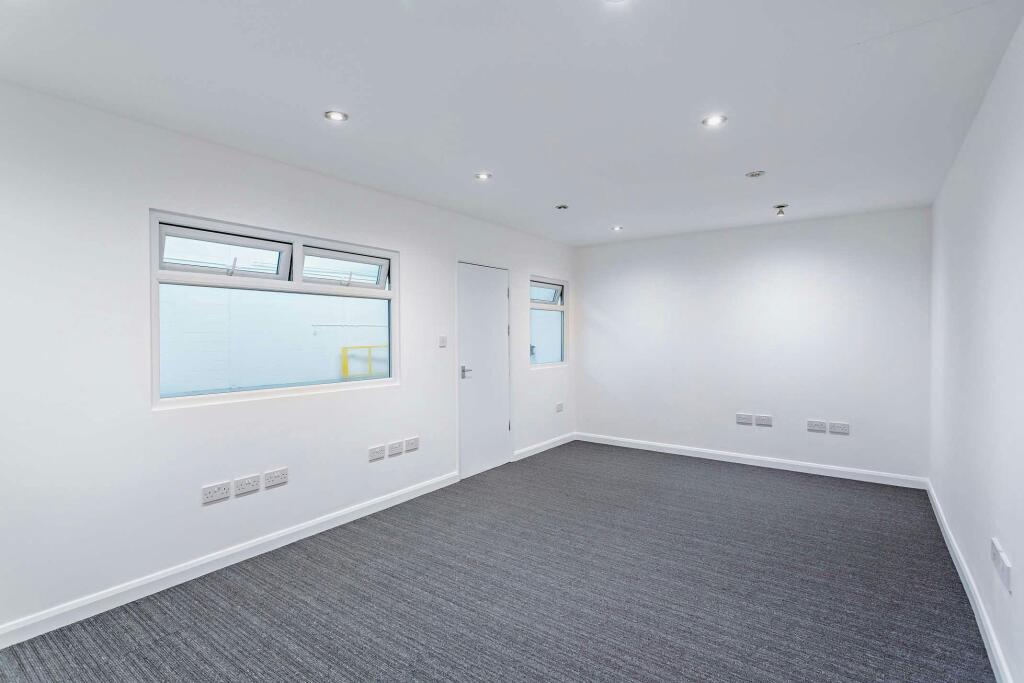 8617038-interior20-800.jpg