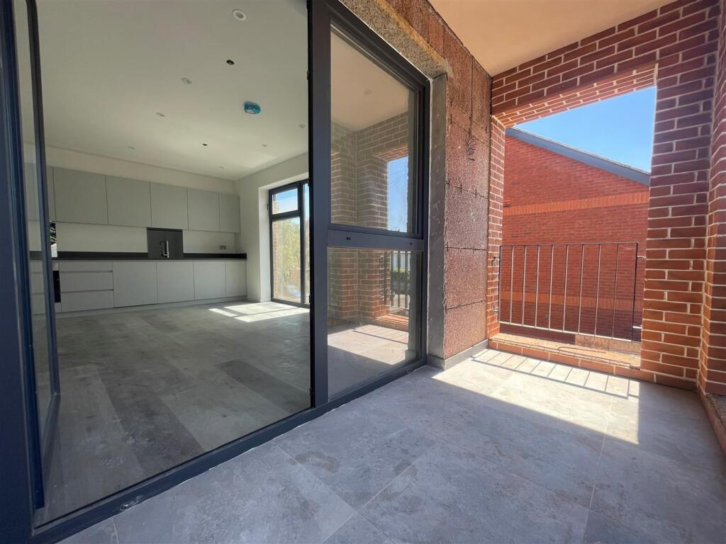 Apartment in Guildford - View 2