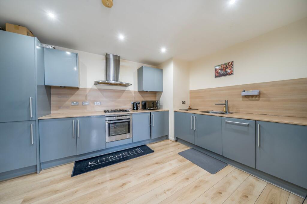 Waterside, Shirley, Solihull, West Midlands, B90 photo 5
