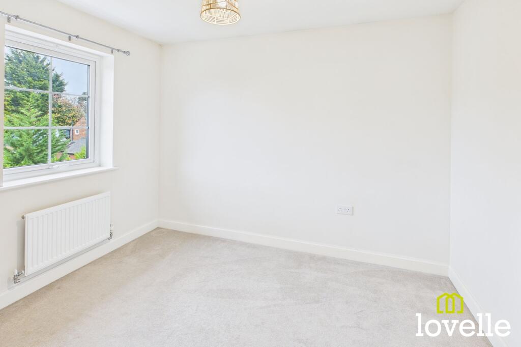 House in Hull - View 5