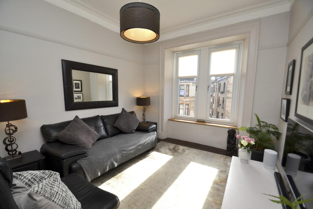 Main image of property: 3/1 9 Boyd Street, Govanhill, Glasgow, G42 8AF