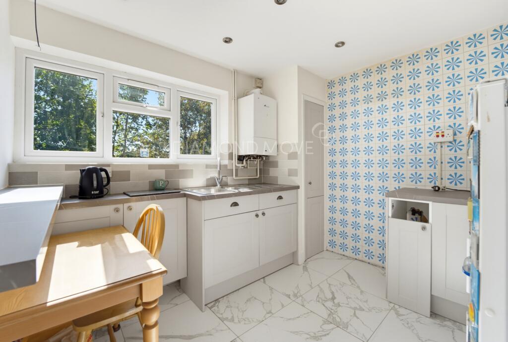 Apartment in Twickenham - View 4