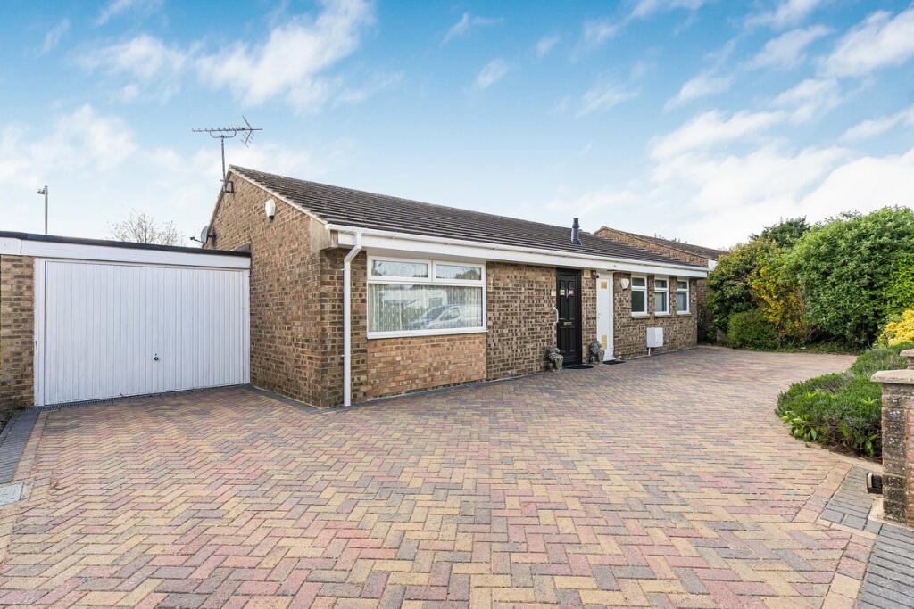 Main image of property: Chaucer Close, Bicester, OX26