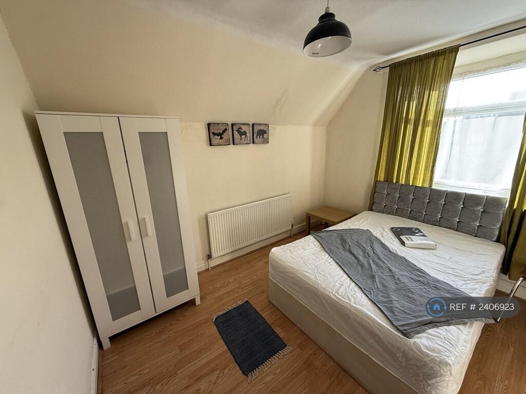 Main image of property: Beckingham Road, Leicester, LE2