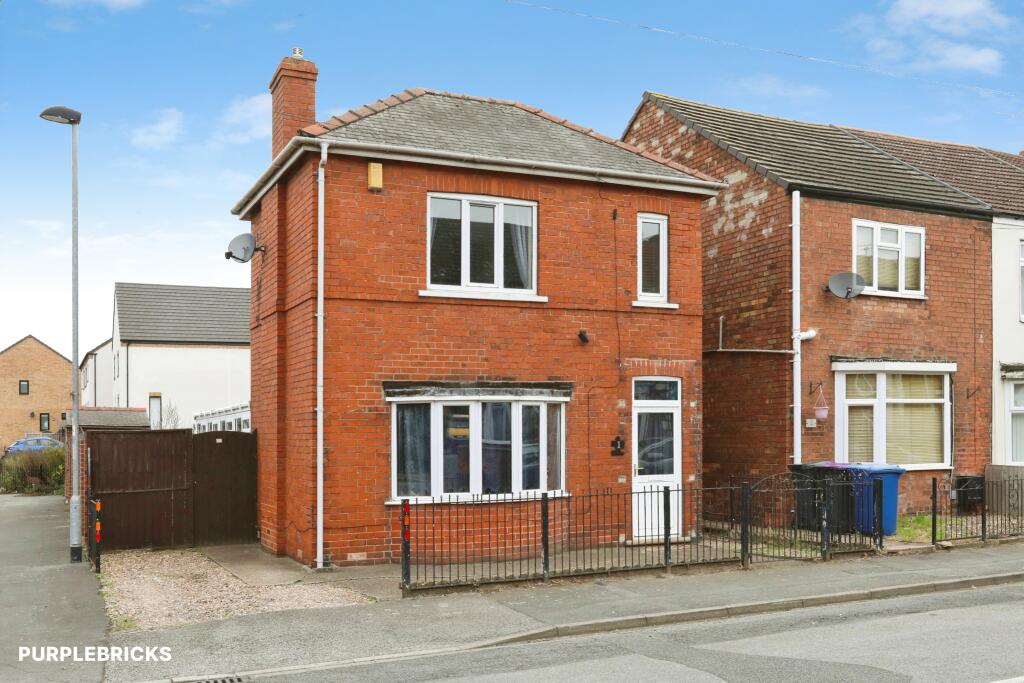 2-bed detached on George Street, Gainsborough, DN21, £170,000