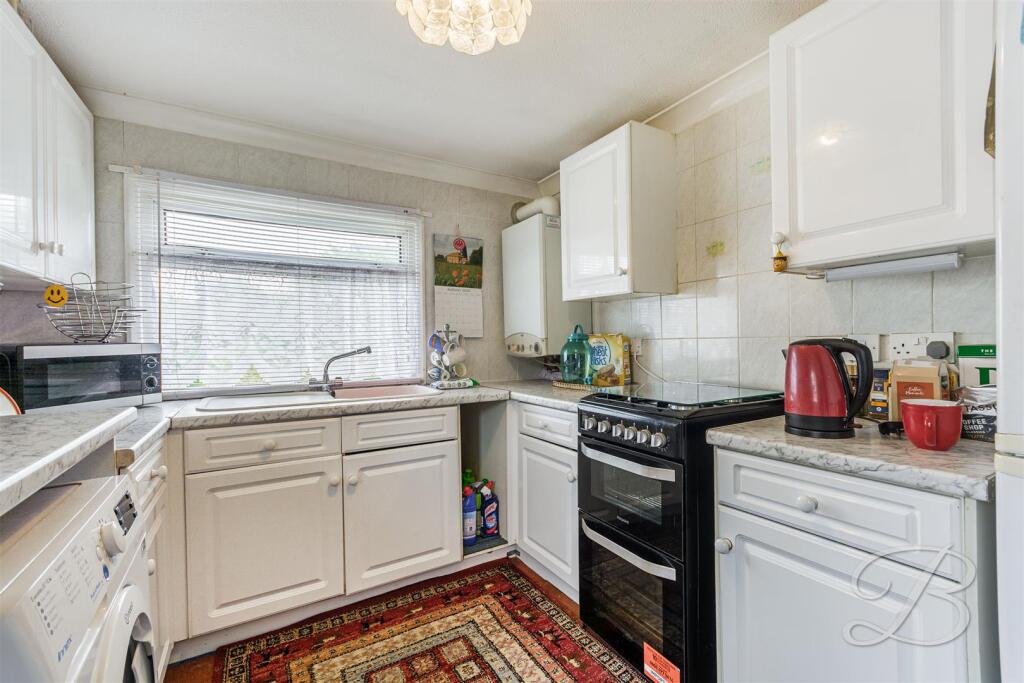 Poplar Drive, New Tupton, Chesterfield photo 4