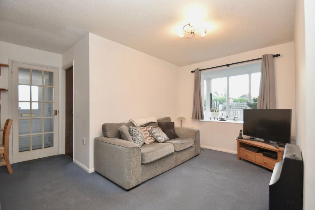 Alder Close, Eaton Ford, PE19 photo 2