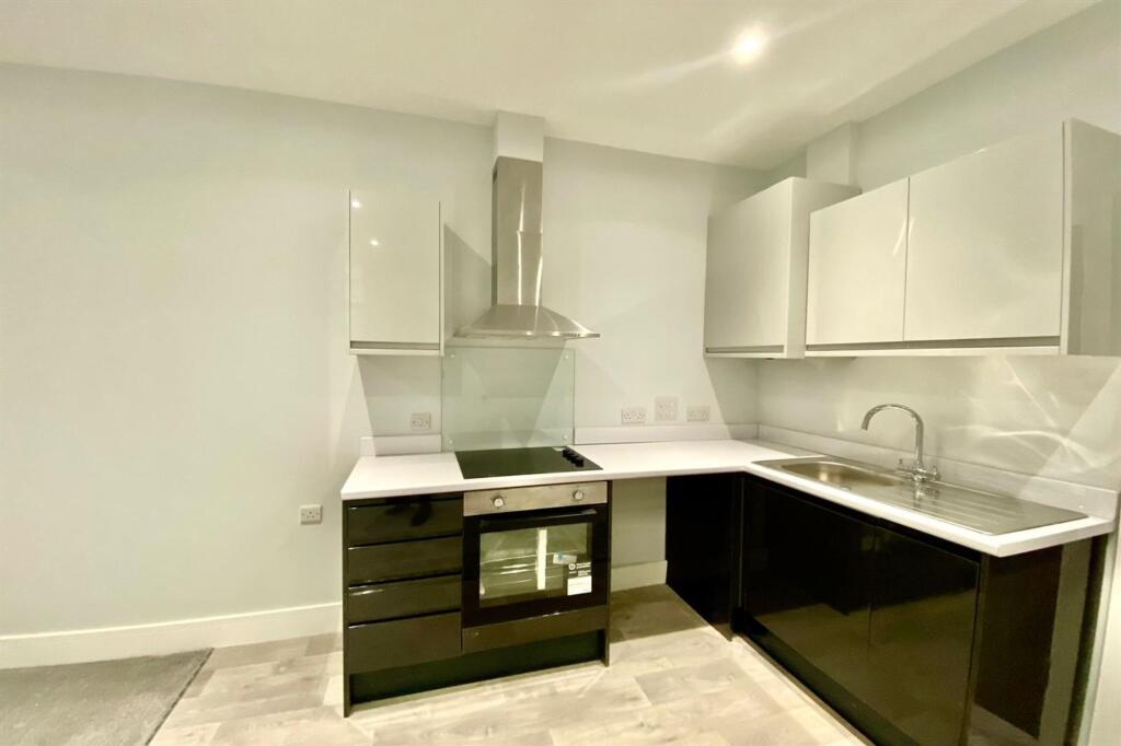 Apartment in Southampton - More