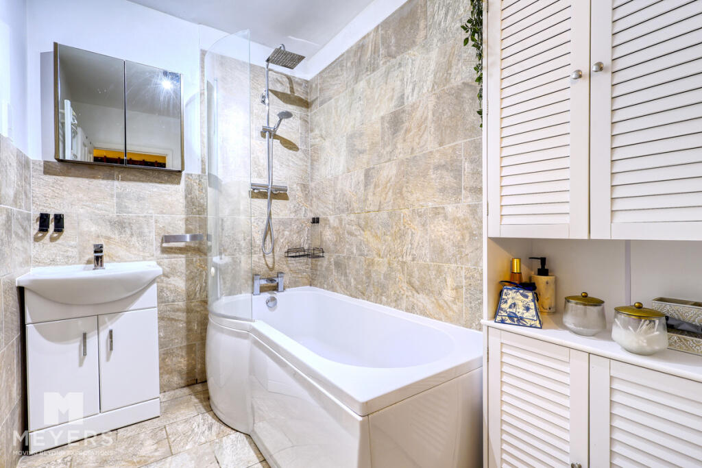 Apartment in Bournemouth, Alder Hills, Poole - View 5