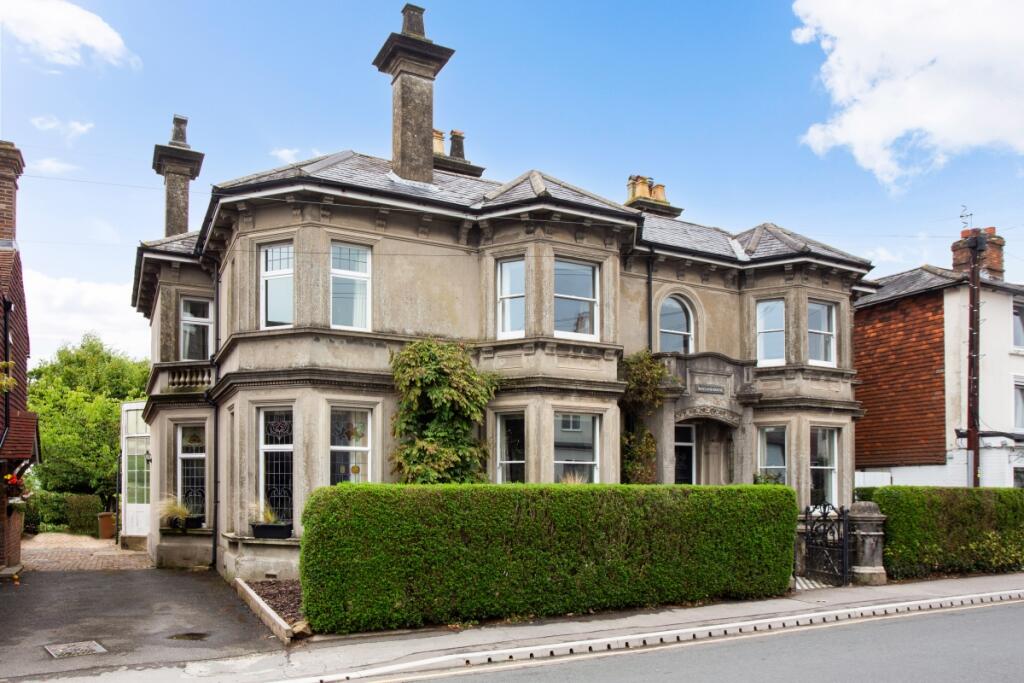 Main image of property: High Street Pembury TN2