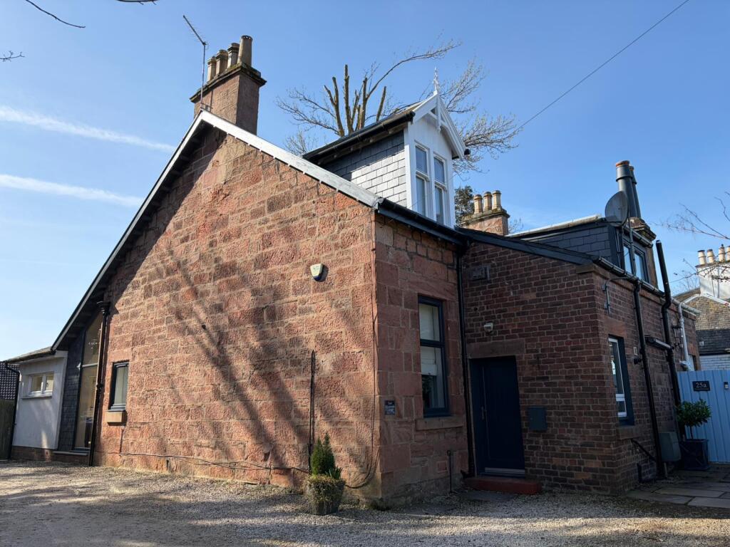 Main image of property: East Silverwells Cottage, Hamilton Road, Bothwell, South Lanarkshire