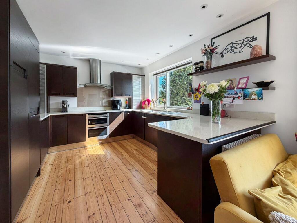 House in Brighton - View 3