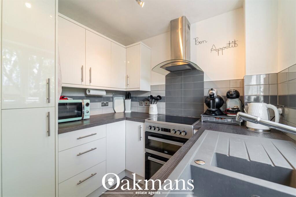 House in Worcester - View 5