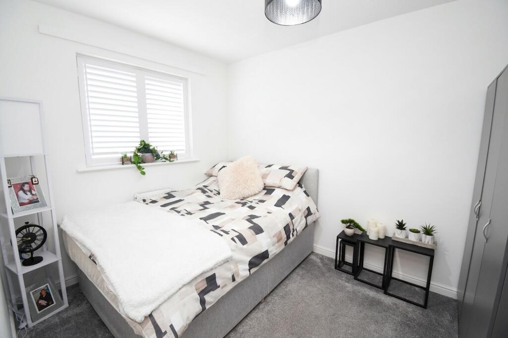 Waterslea, Eccles, M30 photo 4