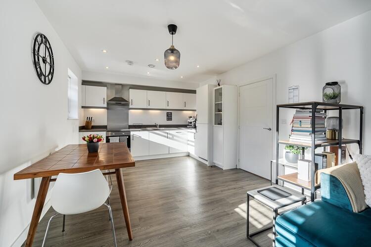 Woodlock Court, Farnham, Surrey, GU9 photo 3