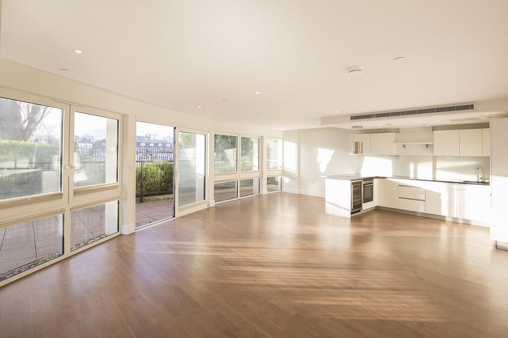 Apartment in London, Royal Borough of Kingston upon Thames - View 3