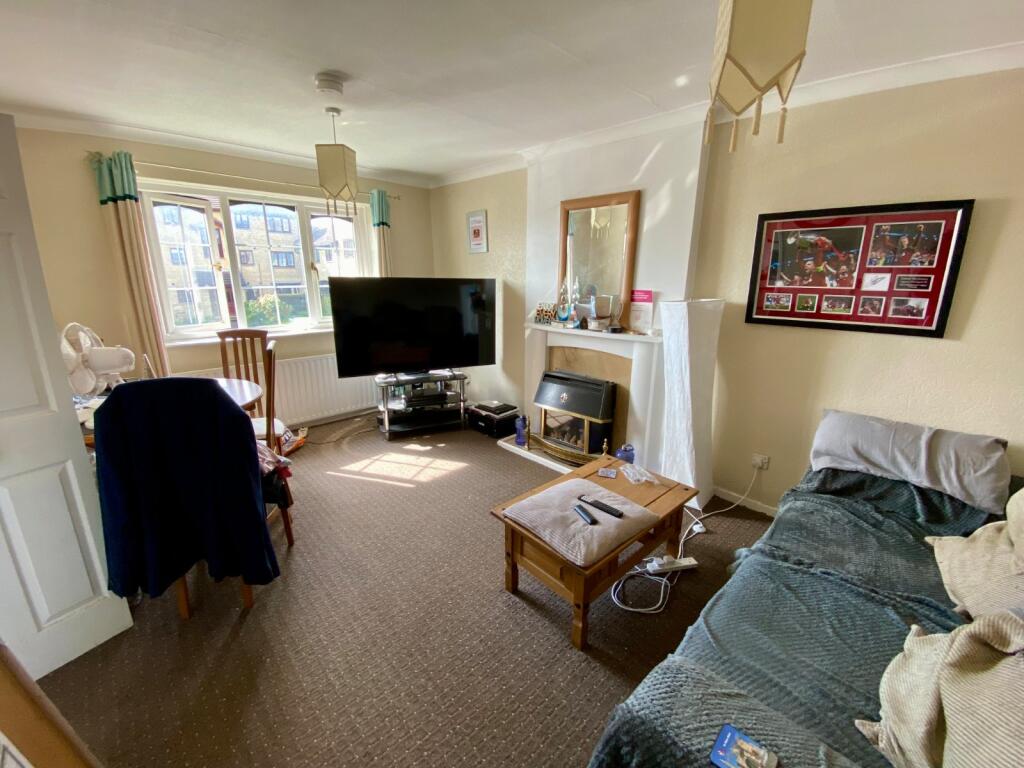 Apartment in Bradford, West Yorkshire - View 2