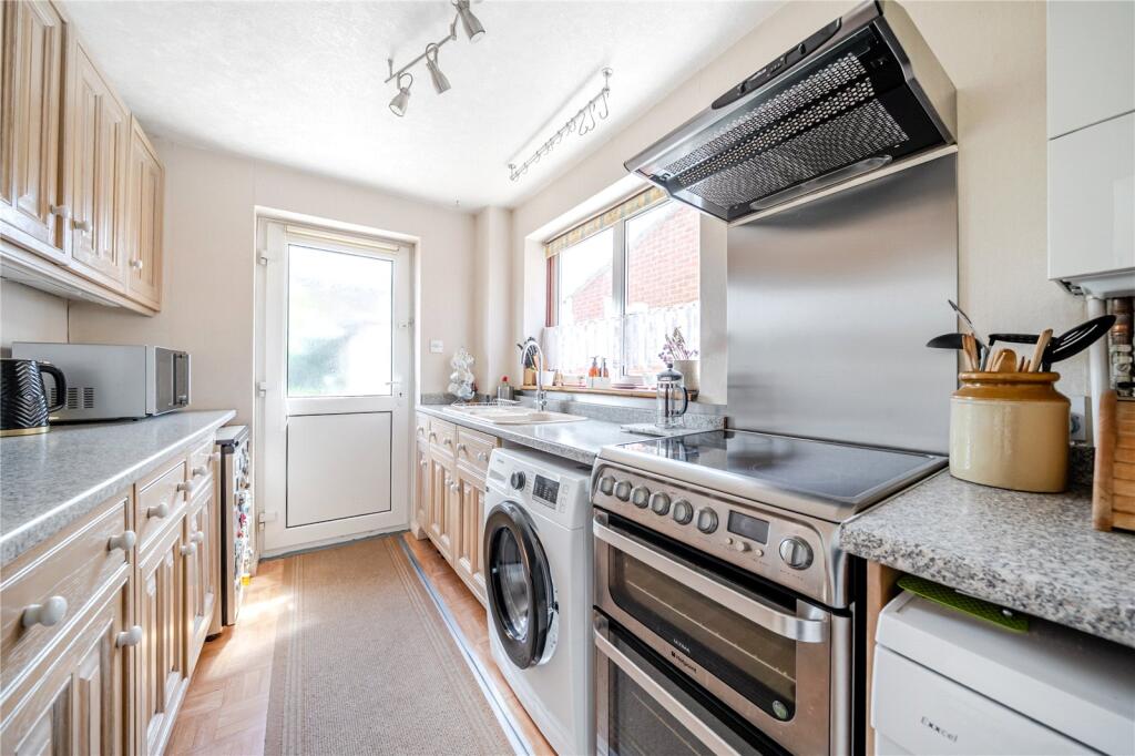 House in Pudsey, Farsley Beck Bottom, Stanningley - View 3