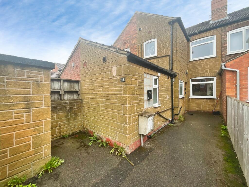 3-bed terraced on Vale Drive, Mansfield, NG20, £140,000