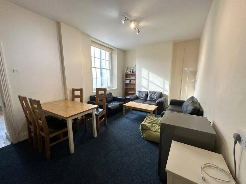 6 bedroom house for rent