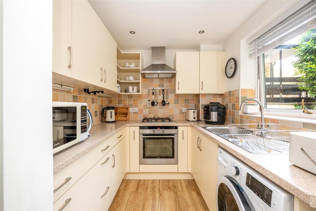 Apartment in Hemel Hempstead, High Wycombe Community Board - View 5
