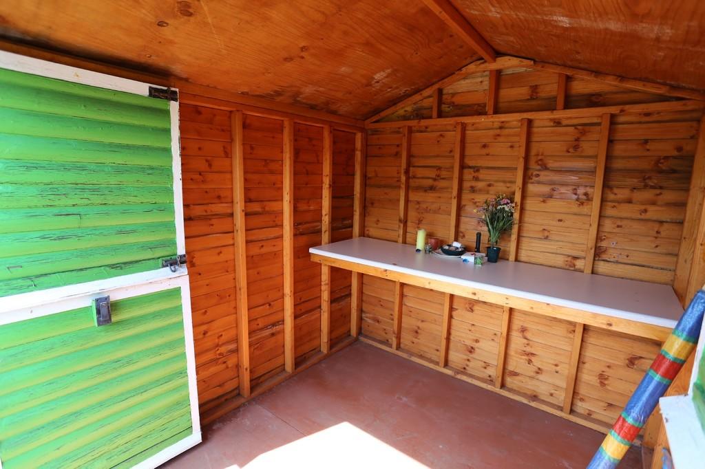 Beach Hut 259, Brackenbury Fort , Cliff Road photo 4