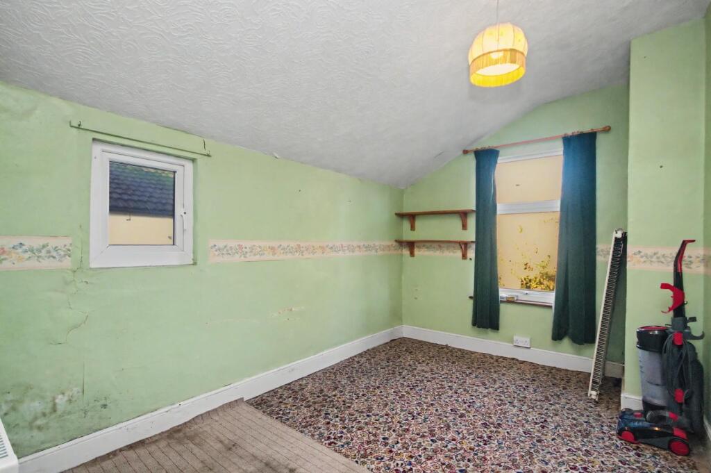 House in Northampton, Kingsthorpe Hollow - More