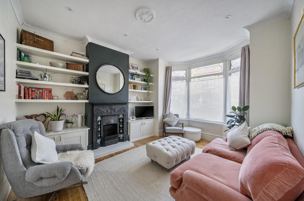 Main image of property: Leopold Road, London, N2