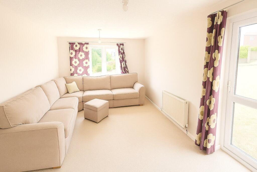 Apartment in Woking, Surrey - View 4