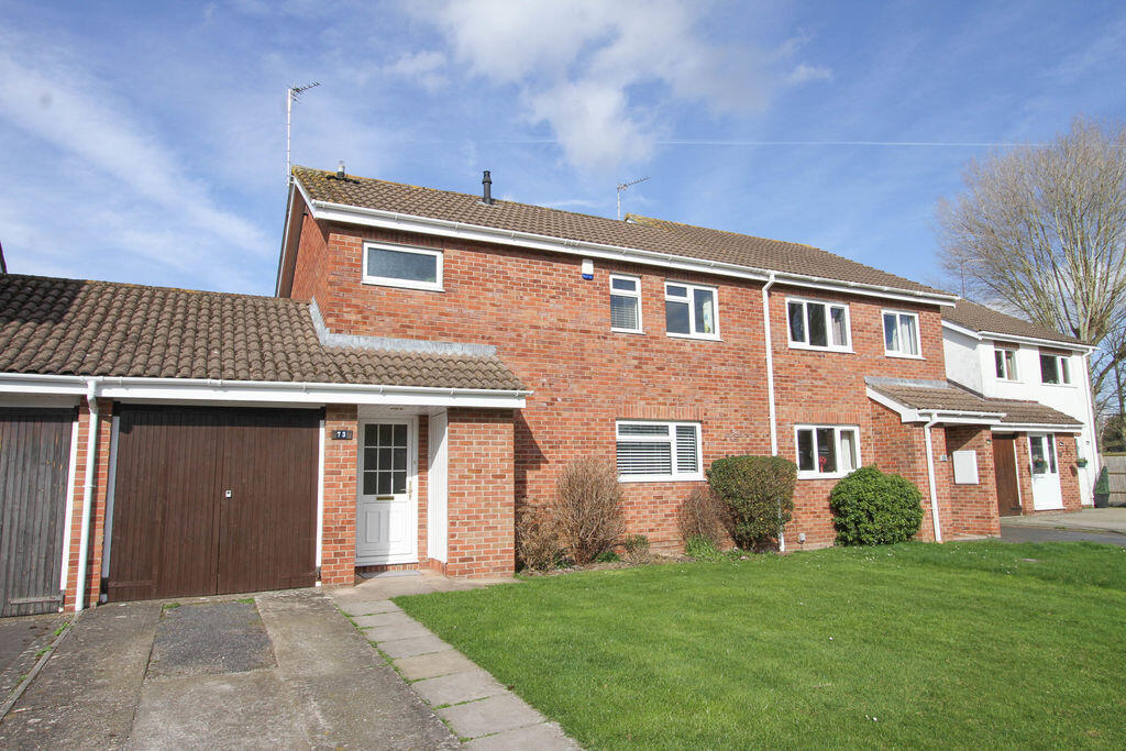 3 bedroom semi-detached house for sale in Kennaway Road, Clevedon, BS21