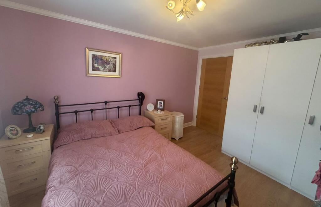 Apartment in Watford - More