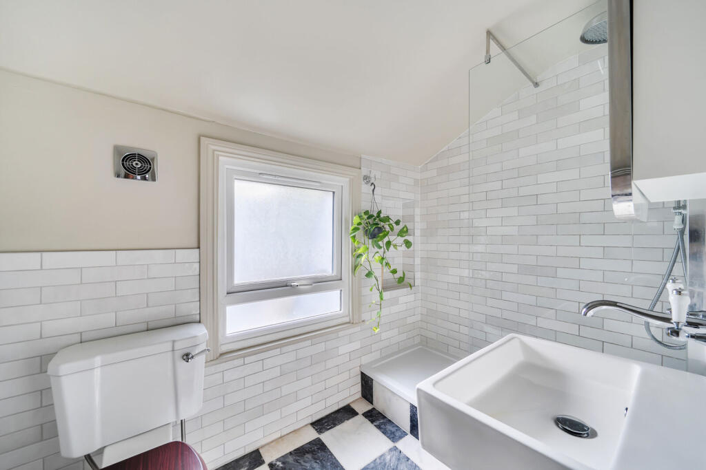 Apartment in London - More