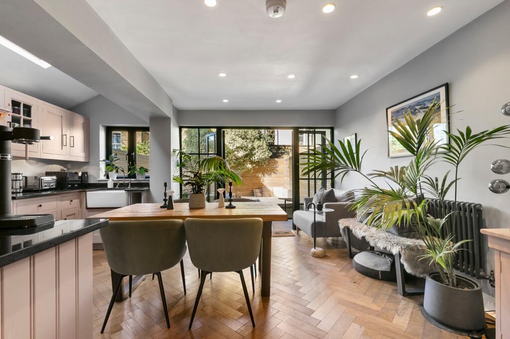 House in London - View 4