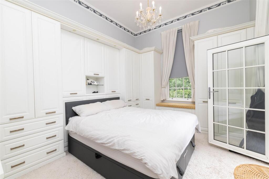 Apartment in North Tyneside, North East - View 5