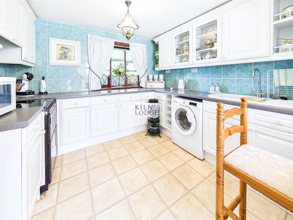 Main image of property: Larkspur Close, South Ockendon